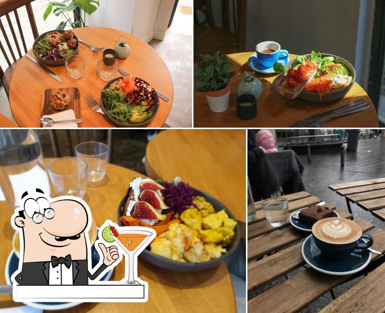 Las fotografías de bebida y comedor en Prélude café