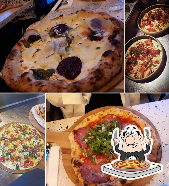 Pick pizza at Ciro