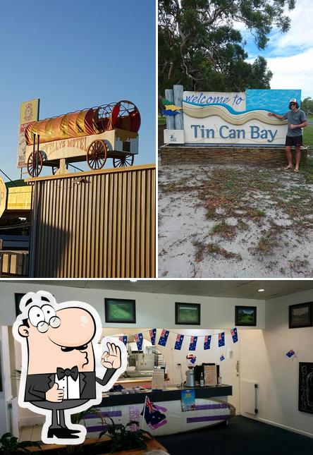 Look at the image of Tin Can Bay Country Club