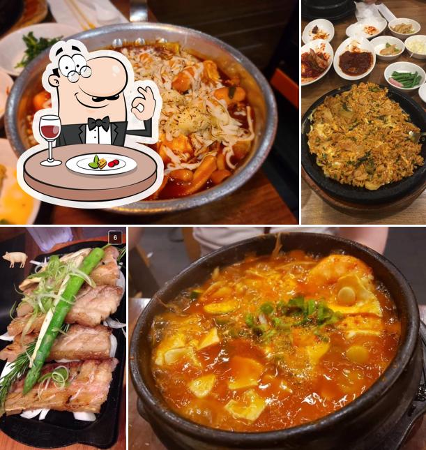 Comida en Five Senses (Koreatown)
