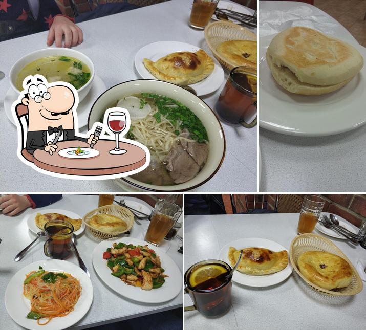 Food at Uygurskaya Kukhnya