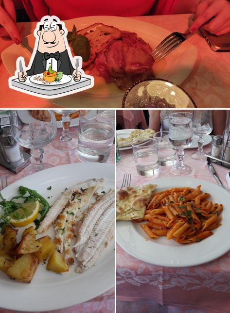 Еда в "4 Fiumi - Piazza Navona"
