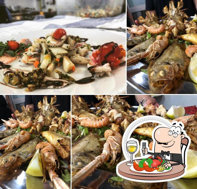 Попробуйте блюда с морепродуктами в "Ristorantino sul Mare La Tellina"
