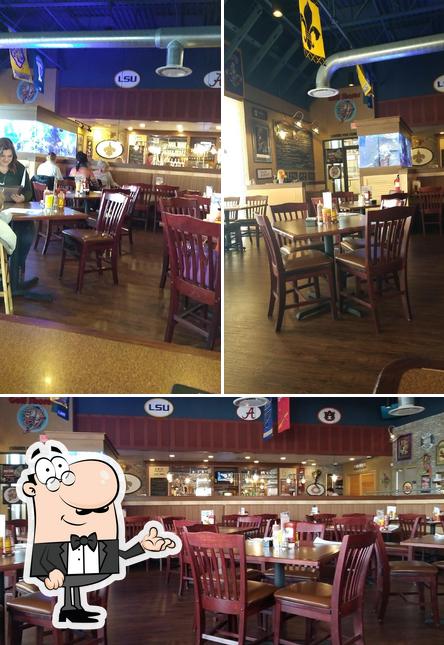 The interior of Gulf Shores Restaurant & Grill