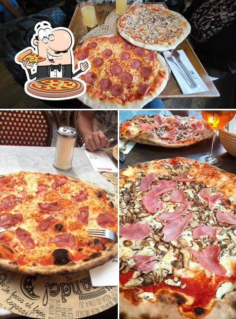 Order pizza at L'Osteria Rosenheim
