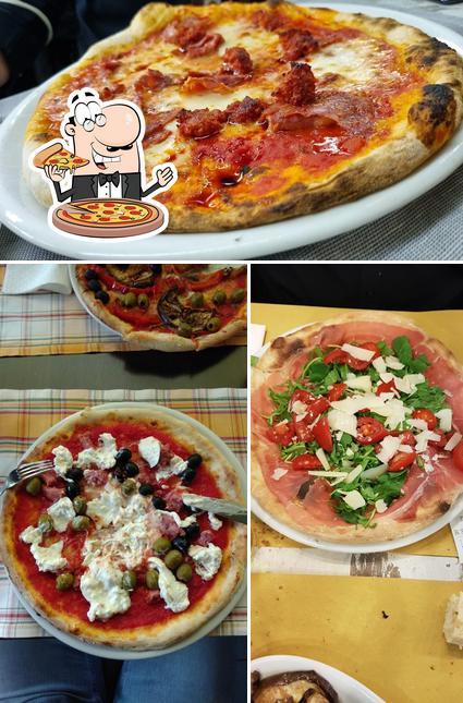 Elige una pizza en All'Oca Di Pulcinella