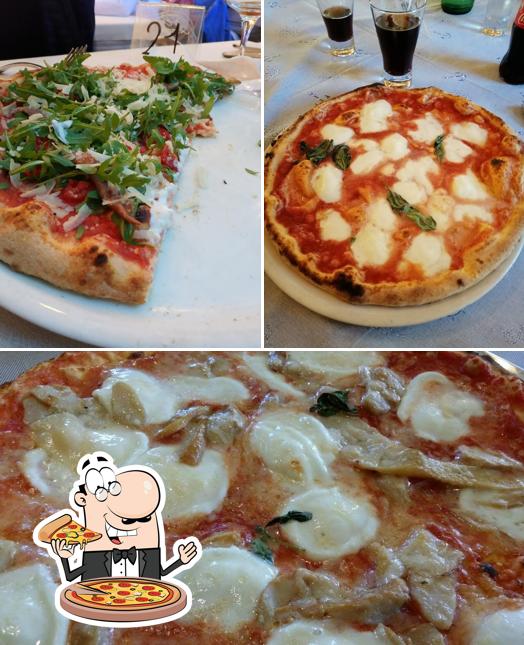 Prova una pizza a Pizzeria Grotta Azzurra