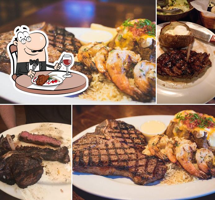 Отведайте блюда из мяса в "Brown Derby Wood Fired Steakhouse"