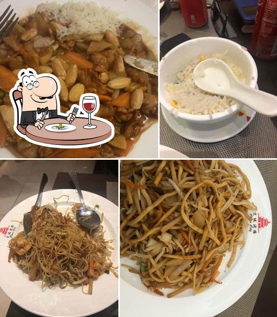 Comida em Restaurante China City