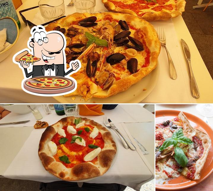 Try out pizza at Clapsy Torino