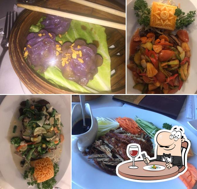 Meals at Ton Khoon Restaurant