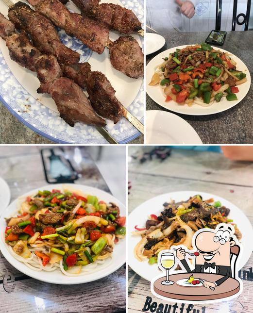 Еда в "Xin Jiang Hui Min Hand Made Restaurant"