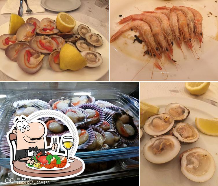 Отведайте блюда с морепродуктами в "Mesón Santiago Sedeño"