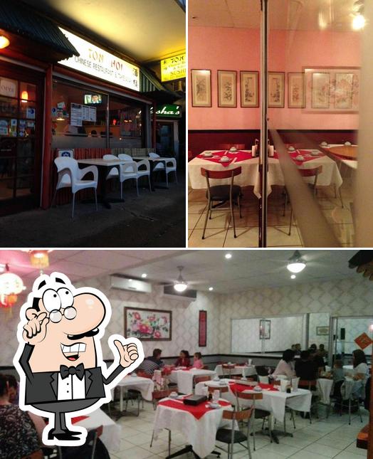 Découvrez l'intérieur de Ton Hoi Chinese Restaurant And Take Away