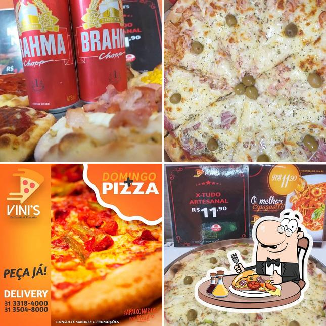 Escolha pizza no Vini's Esfiharia e Pizzaria