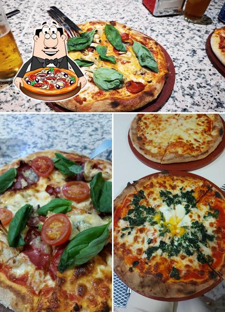 Prueba una pizza en Pizzería Vesuvio