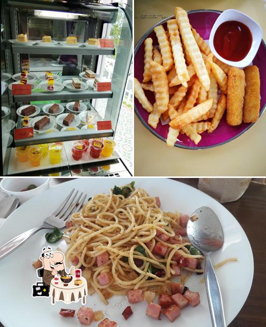 Еда в "Chomchei Cafe"