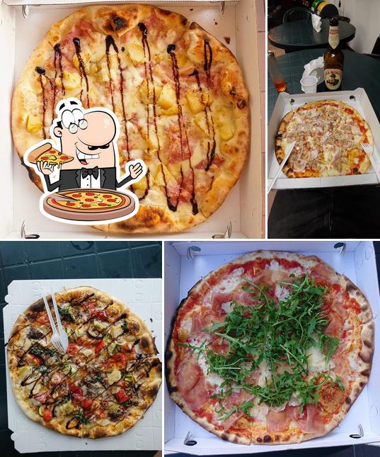 Prenditi una pizza a Pizzeria Hollywood Di Cassanelli Rossella