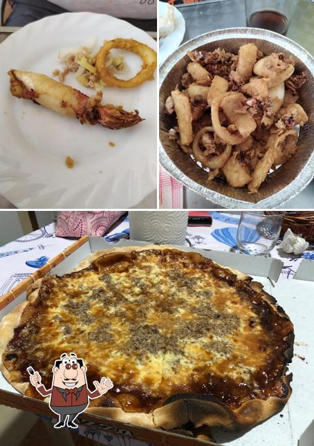Еда в "Freiduría Asador Pizzería Bermúdez"