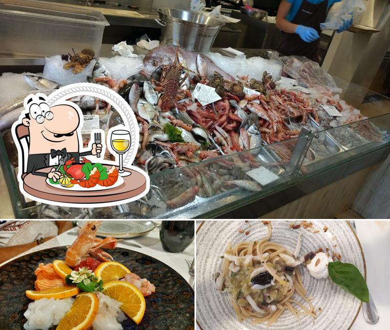 Order seafood at Pidatella Ristorante di Pesce con Pescheria