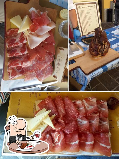 Prenditi i un pasto a base di carne a La Bottega dei Sapori D'Italia