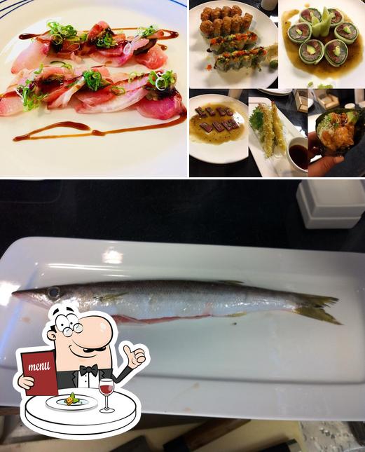 Еда в "Tsubaki Sushi & Hibachi"