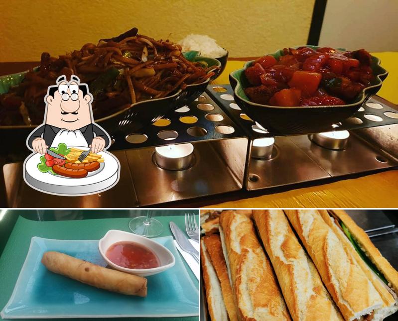 Food at Vietnam House - Specialities and famous Sandwiches