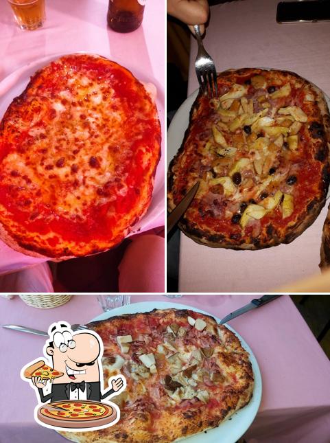 Get pizza at Pizzeria da Vincenzino