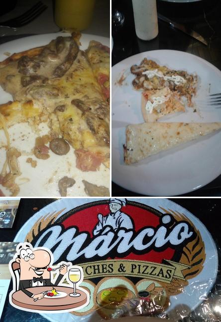 Comida em Márcio Pizzaria