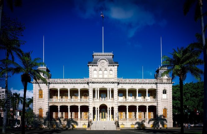 https://pixabay.com/photos/honolulu-hawaii-iolani-palace-1632072/