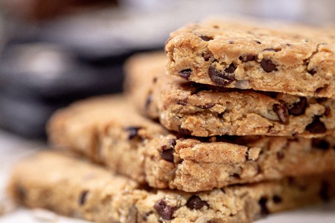Vegan cookies with chocolate chips