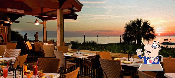 Top 6 cozy restaurants in Naples, Florida