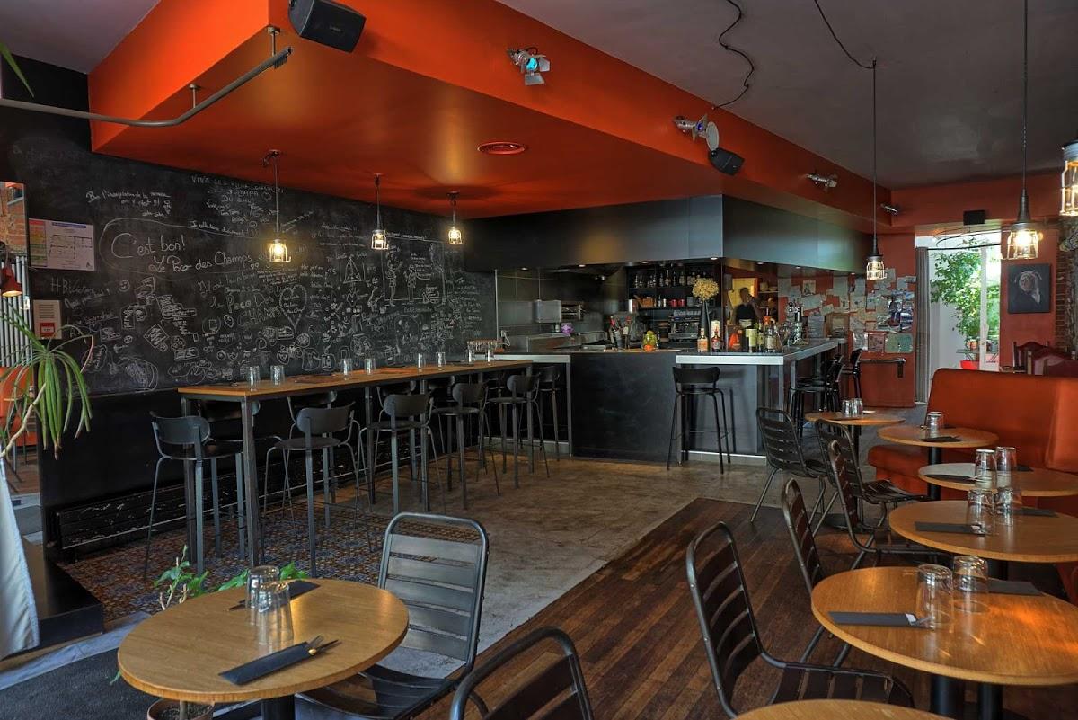 Chez Dimo : restaurant à burgers à Roanne, bar cosy et chaleureux