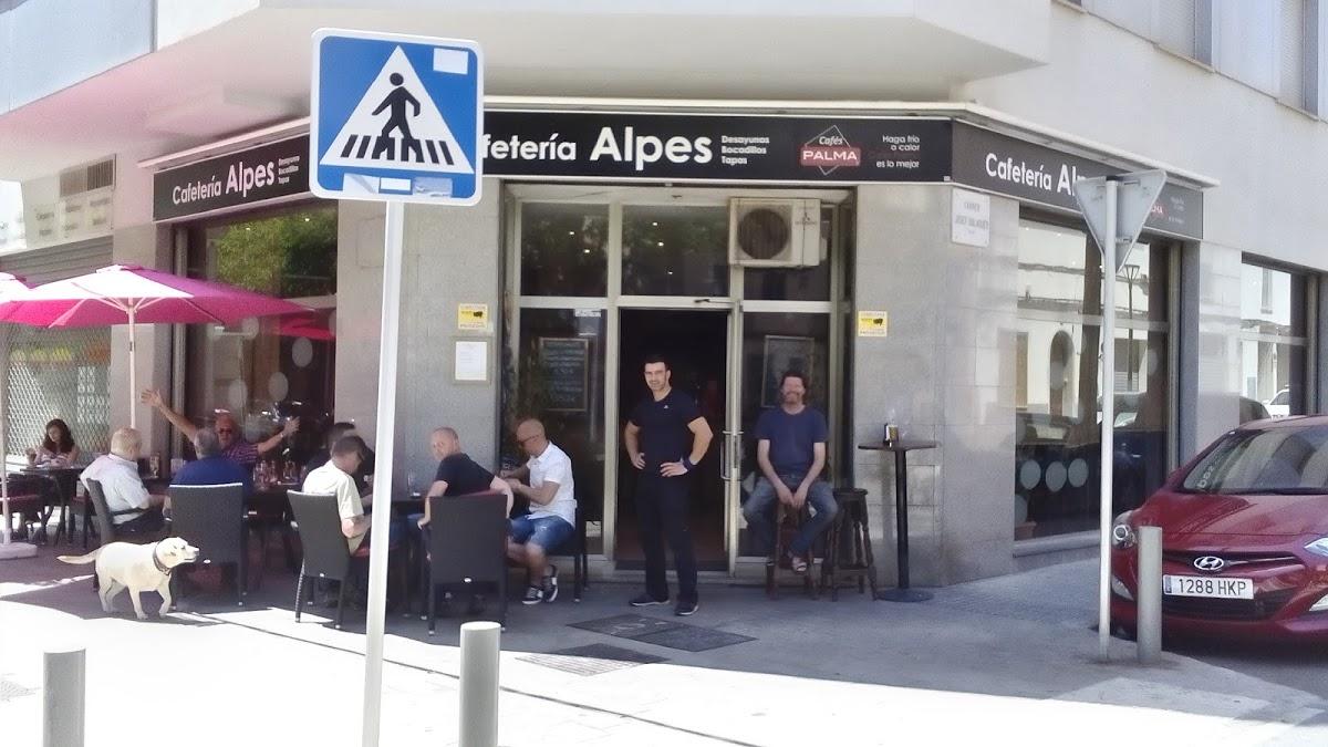 Bar Cafetería Los Alpes, Es Secar de la Real - Opiniones del restaurante