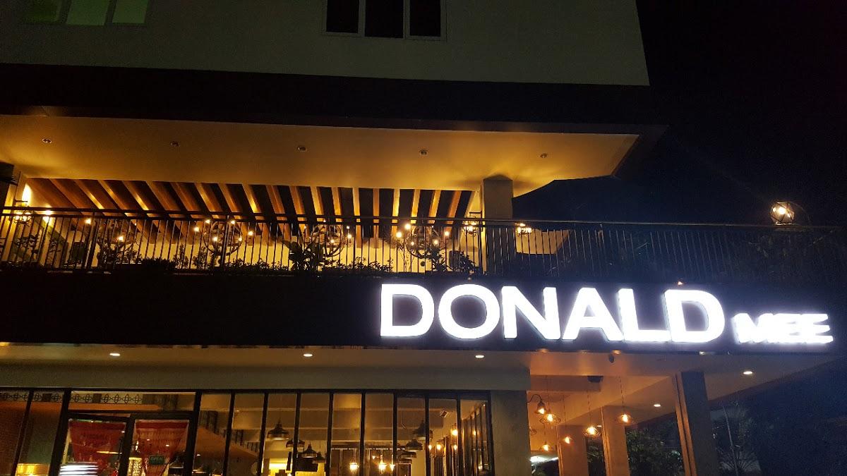 Donald mee restaurant, Makassar, Jalan Ujung Pandang No.4 - Restaurant  reviews