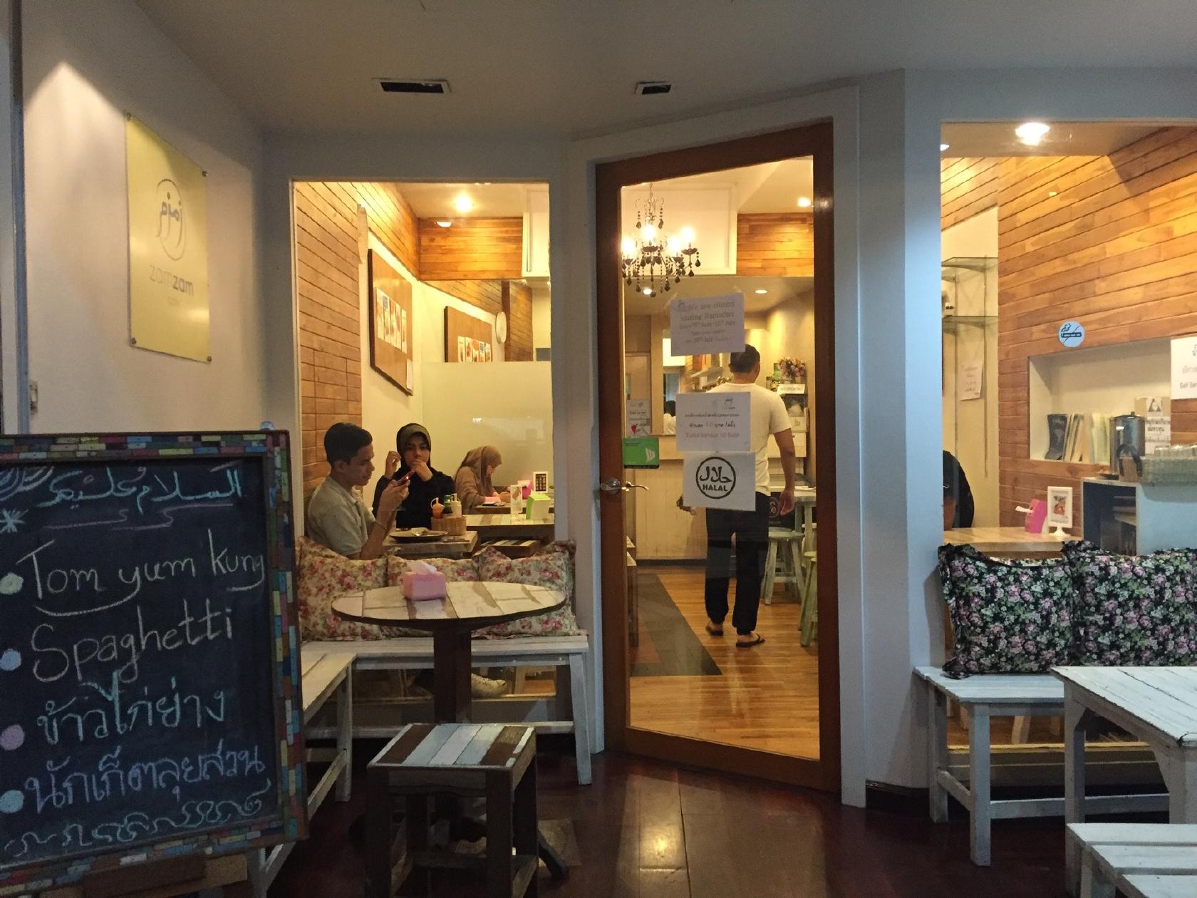 Zamzam Café: A Halal Haven in Bangkok
