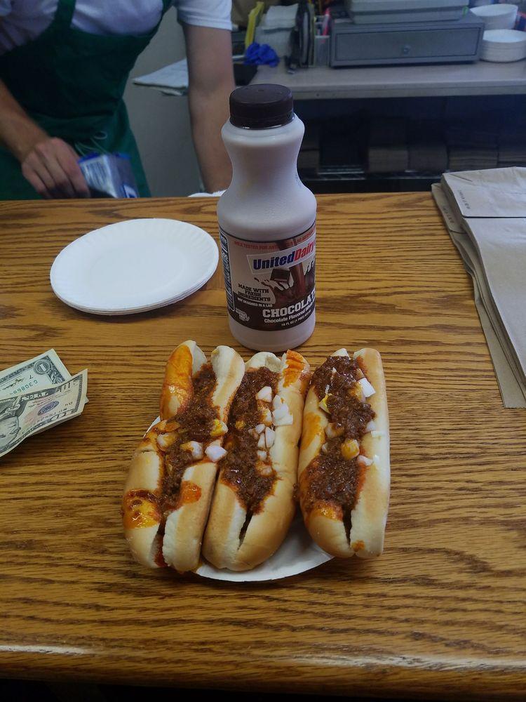 Yann S Hot Dog Stand In Fairmont Restaurant Reviews