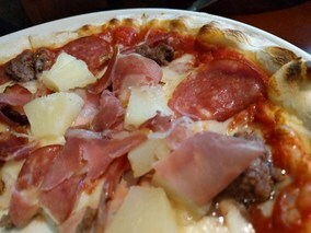 Mamma Mia Pizzeria Italiana & Guesthouse