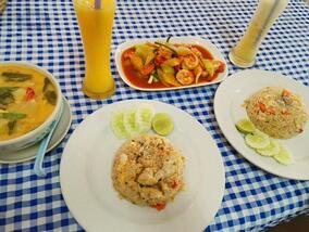 Red Corner​ Restaurant -​ Thai​ and​ Seafood