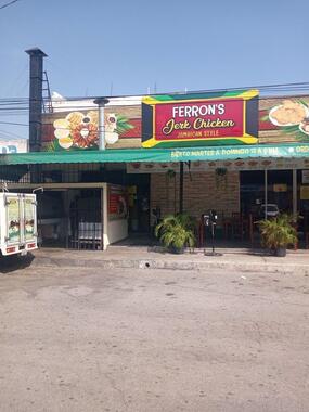 Ferron's Jerk Chicken Av. 105 Ejido