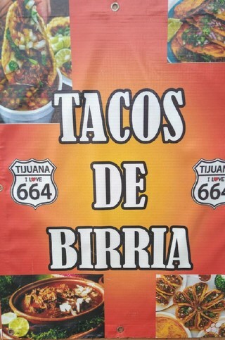 Tacos de birria: Estilo Tijuana restaurant, Coatepec