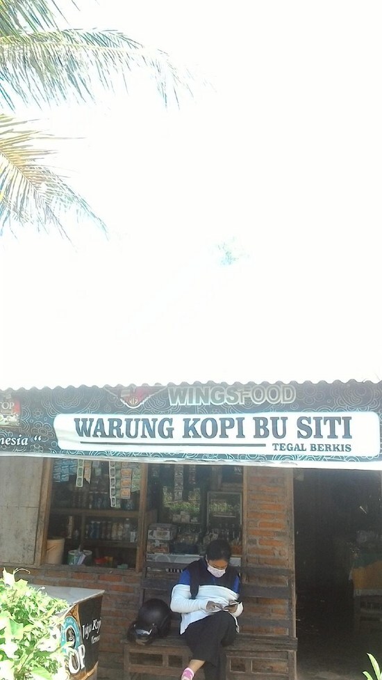 Warung Kopi Bu Inah - Coffee Shop Recommend!